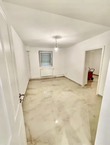 Platz für den Alltag: 3-Zimmer-Wohnung in der Straßburger Straße — photo 1
